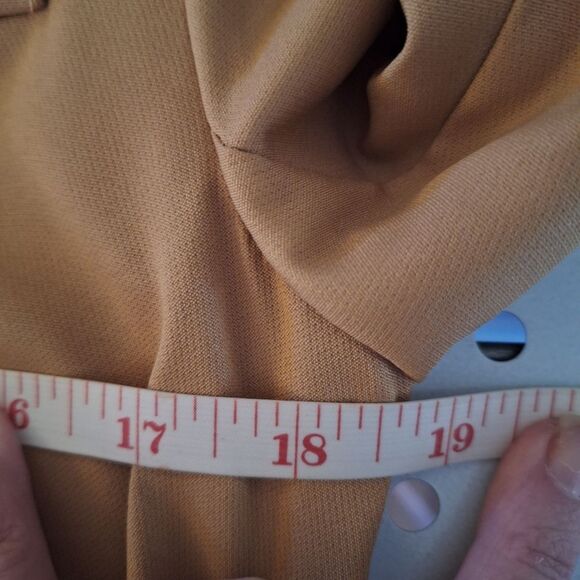 Dizzy Lizzy Womens Cropped Blazer One Button Long Sleeve Camel Tan Medium - Picture 9 of 10